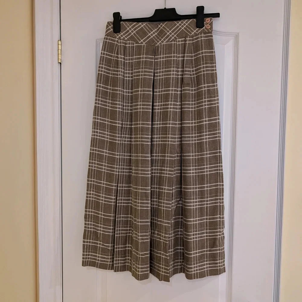 Plaid A-Line Skirt in Brown and White